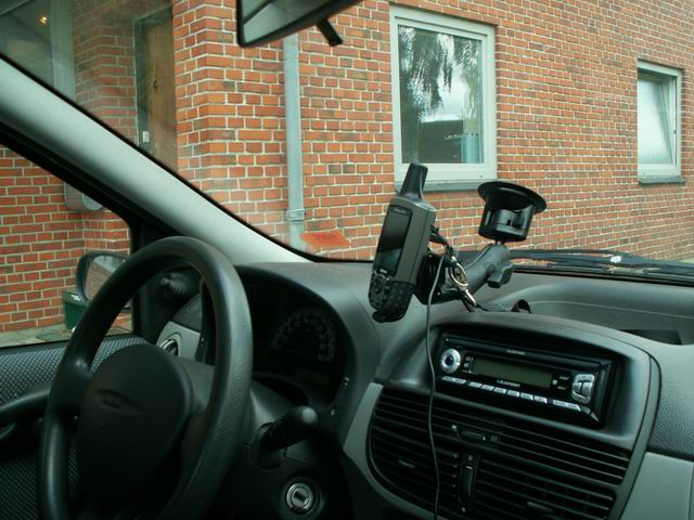 car-mount-side.jpg